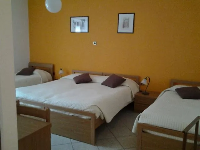 Albergo Del Cacciatore Cremeno 3*,  Italy