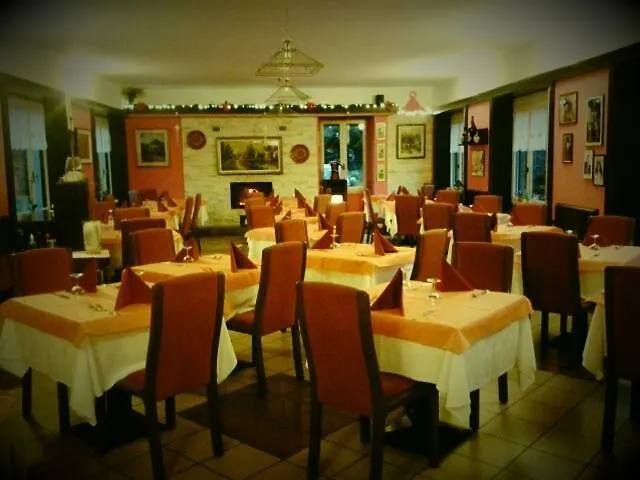 Albergo Del Cacciatore Cremeno Hotel