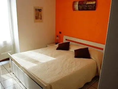 Albergo Del Cacciatore Cremeno Otel