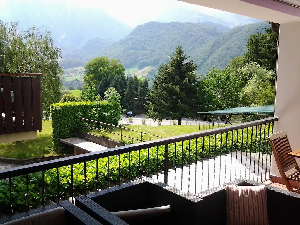 Albergo Del Cacciatore Cremeno 3*,  İtalya